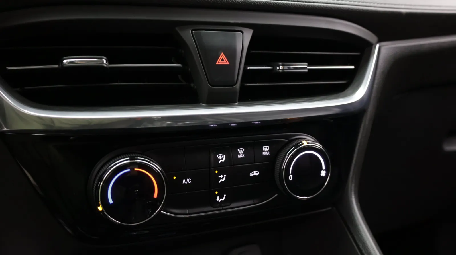 Buick Encore GX photo 22