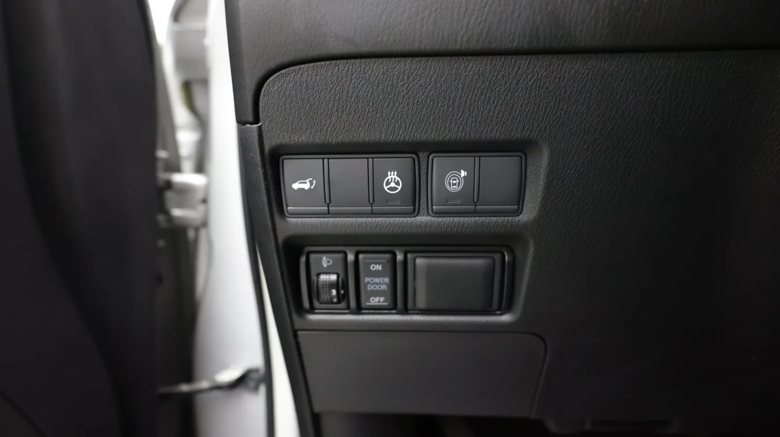 Infiniti QX80 photo 31