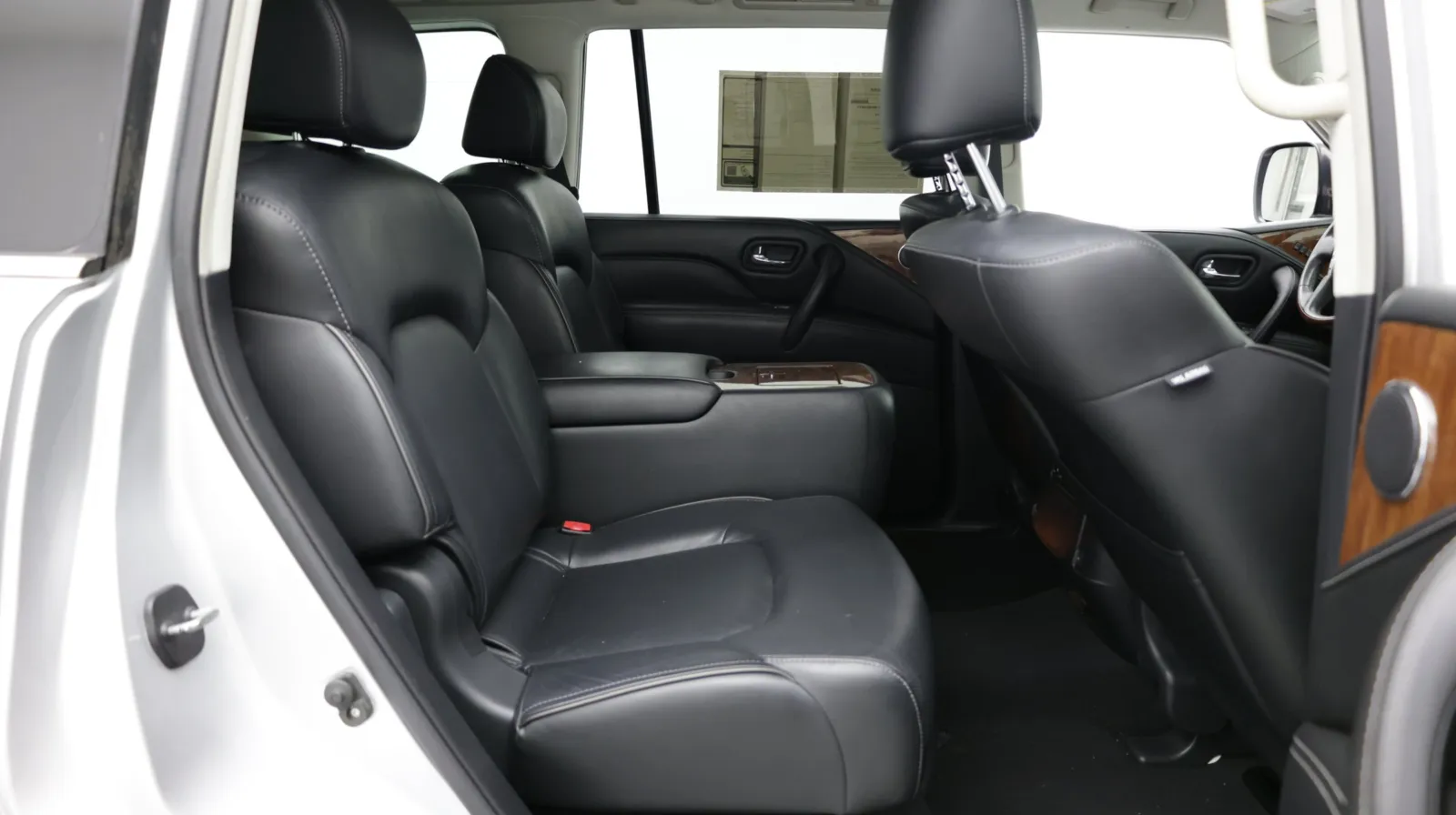 Infiniti QX80 photo 43