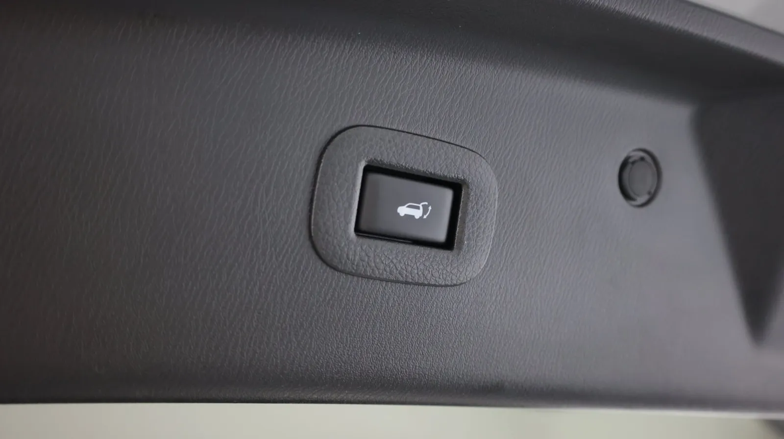Infiniti QX80 photo 40