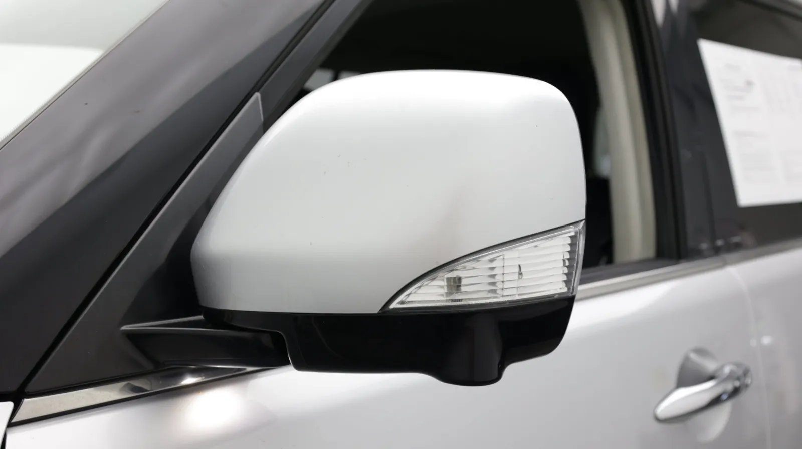 Infiniti QX80 photo 49