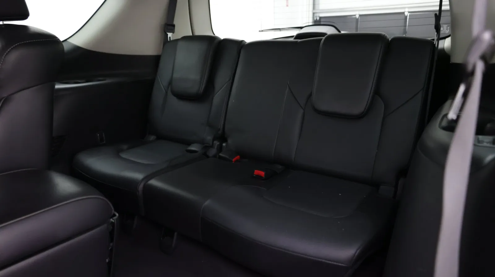 Infiniti QX80 photo 34
