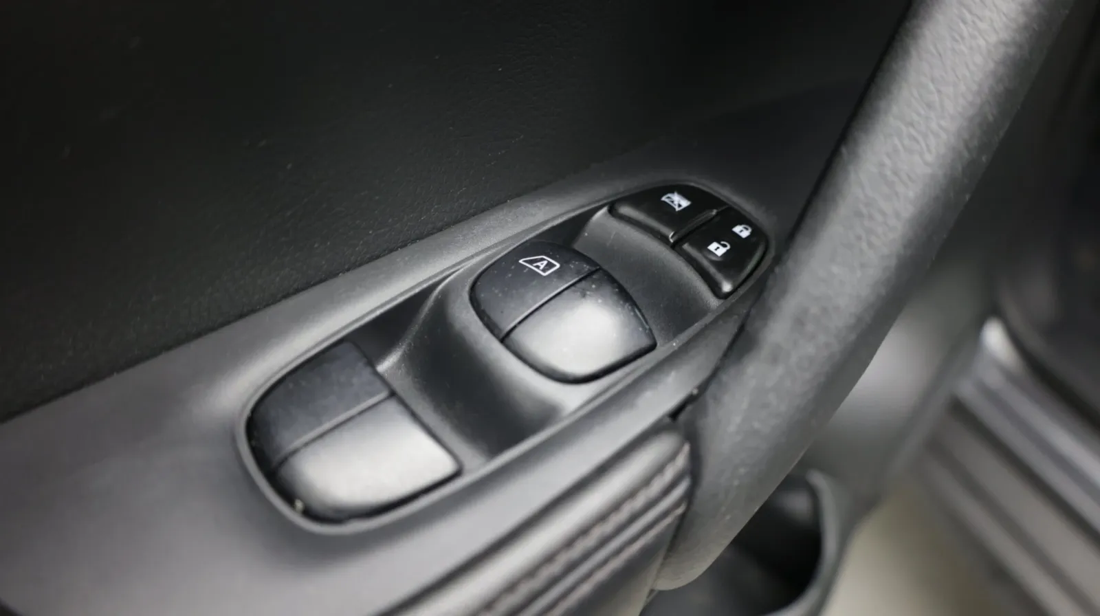 Nissan Rogue photo 12
