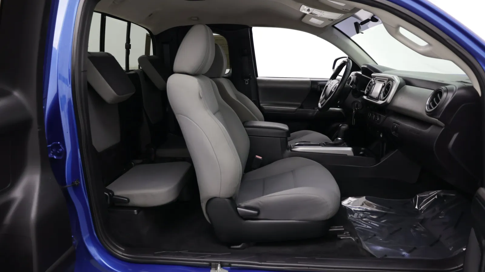 Toyota Tacoma photo 29
