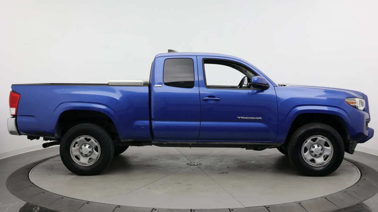Toyota Tacoma photo 8