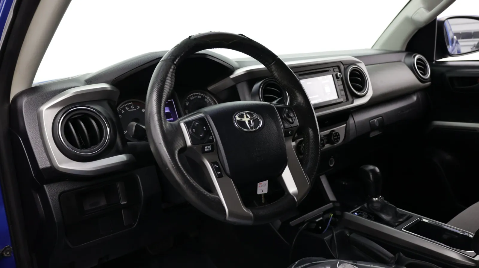 Toyota Tacoma photo 12