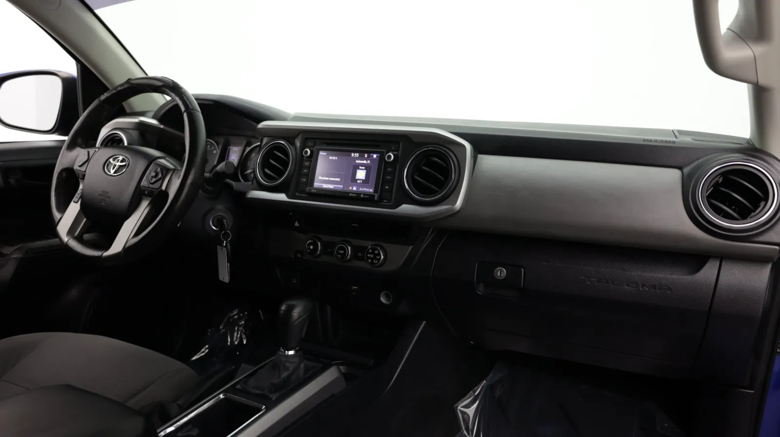 Toyota Tacoma photo 30