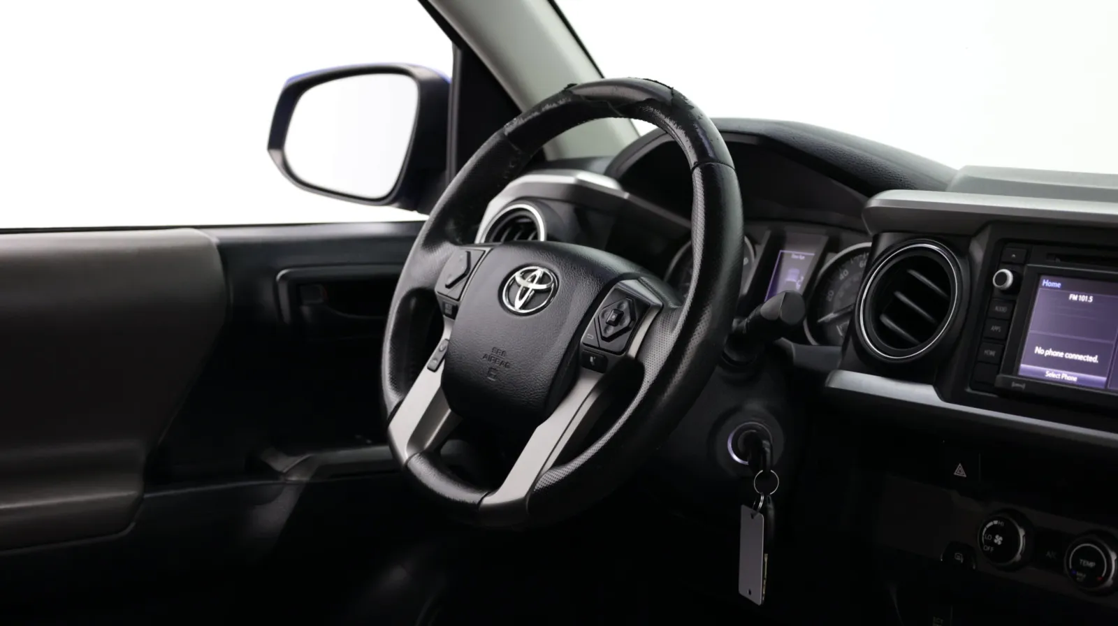 Toyota Tacoma photo 28