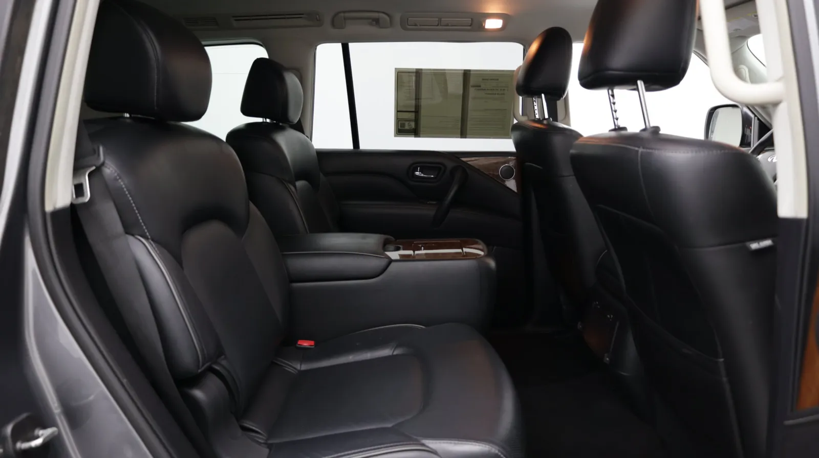 Infiniti QX80 photo 41