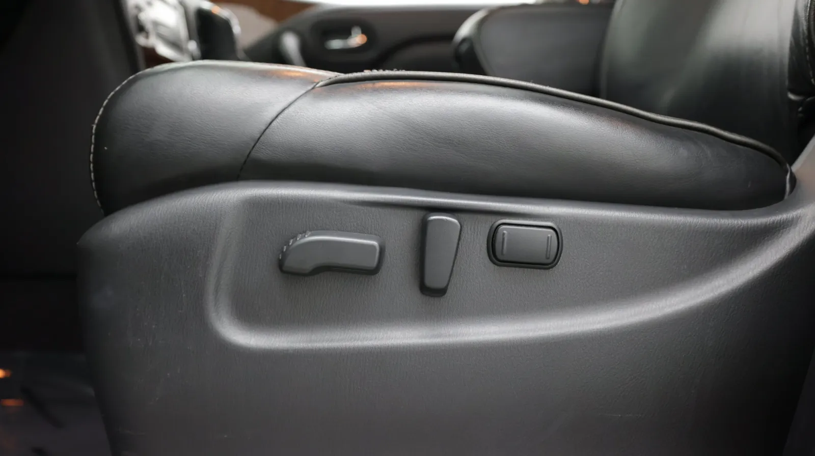 Infiniti QX80 photo 17