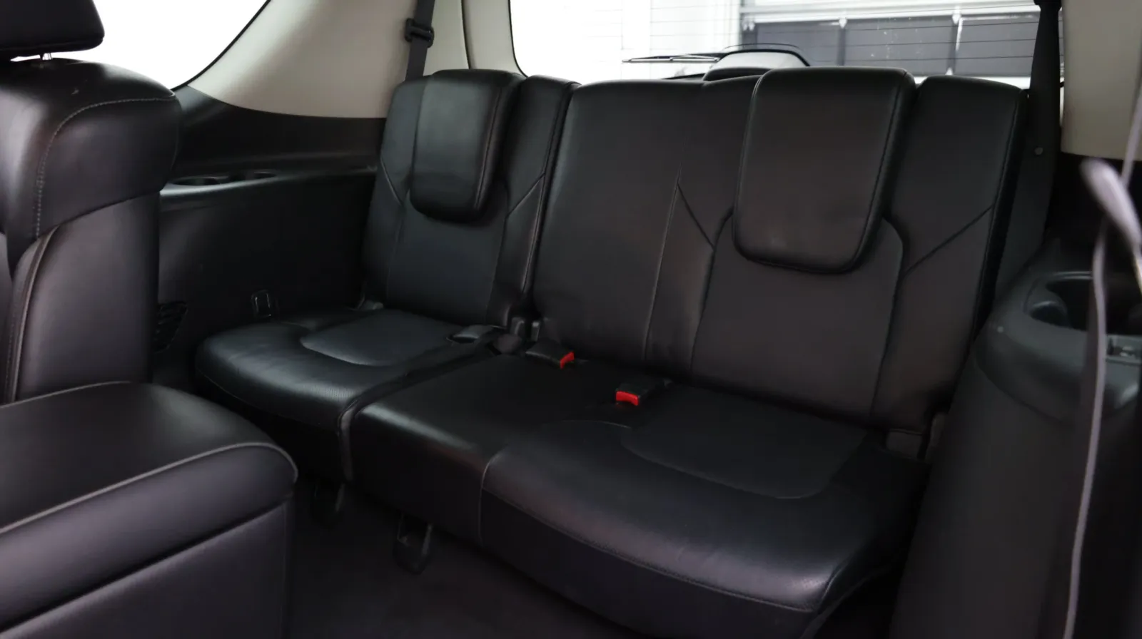 Infiniti QX80 photo 36