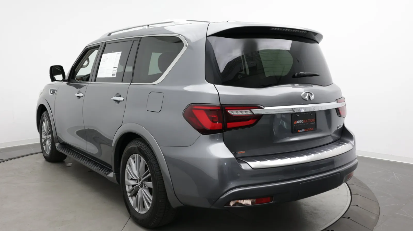 Infiniti QX80 photo 7
