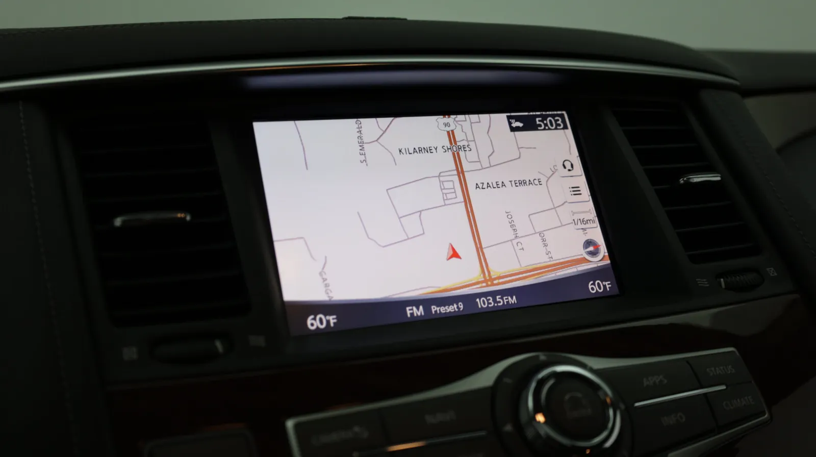 Infiniti QX80 photo 6