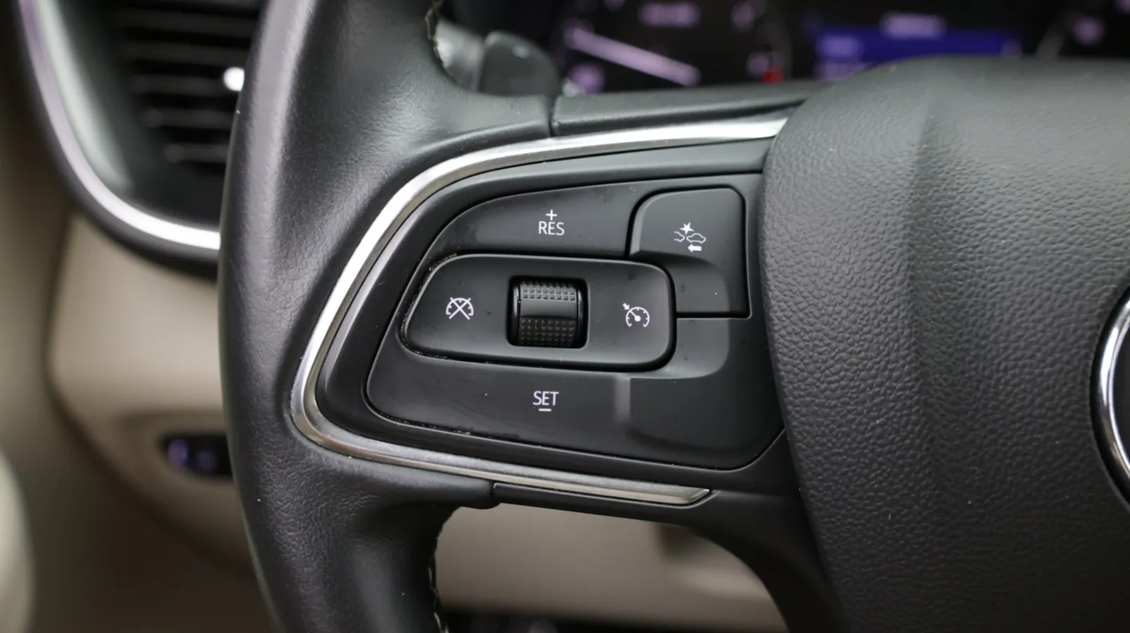 Buick Envision photo 23