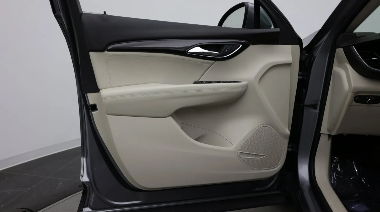 Buick Envision photo 11