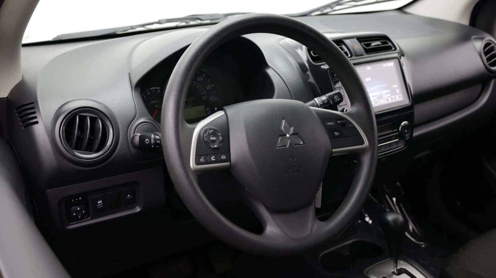 Mitsubishi Mirage photo 8
