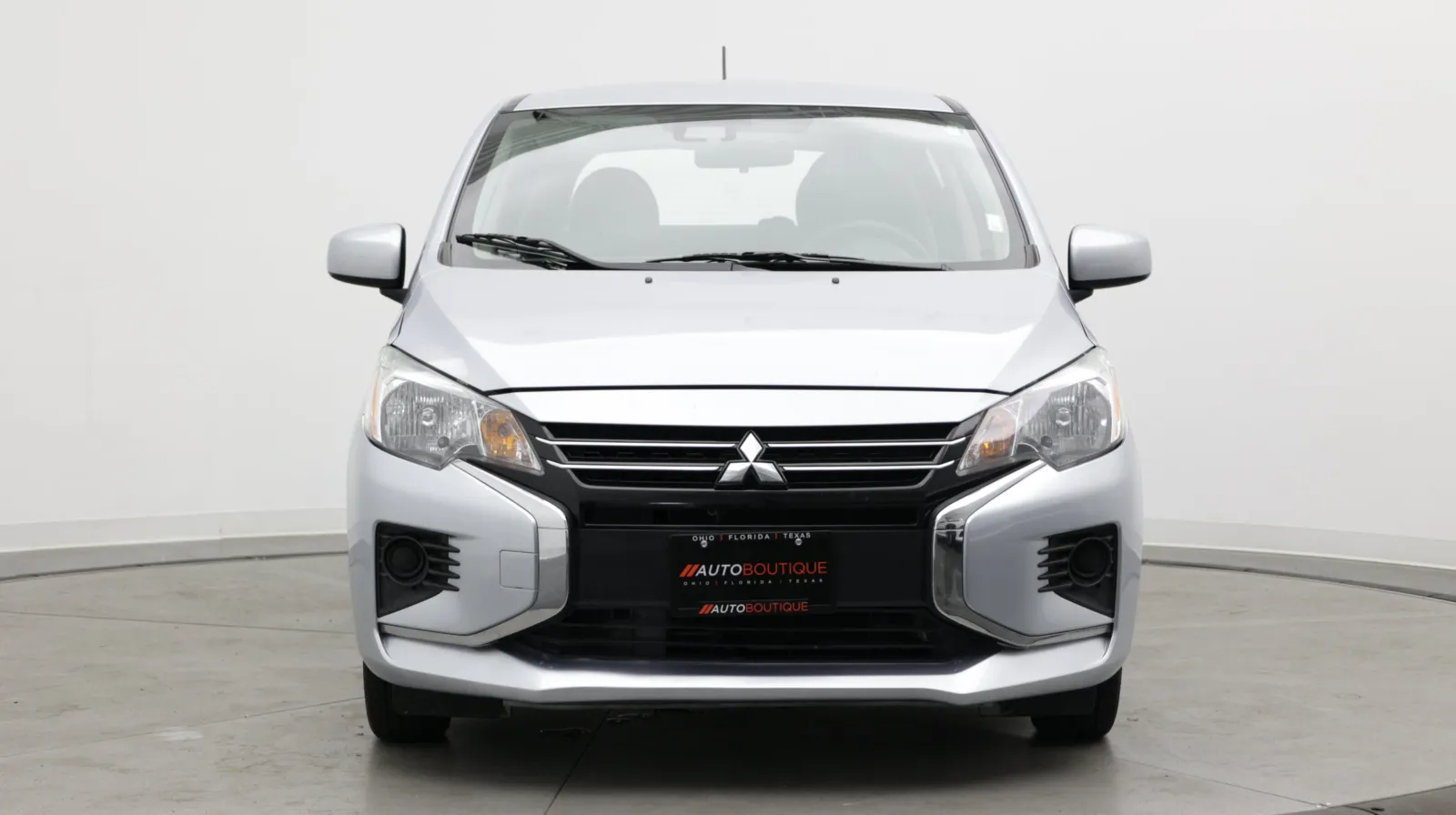 Mitsubishi Mirage photo 2