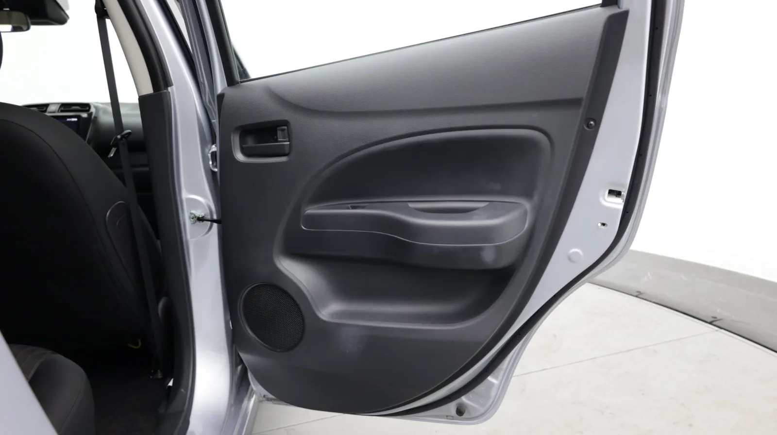 Mitsubishi Mirage photo 28