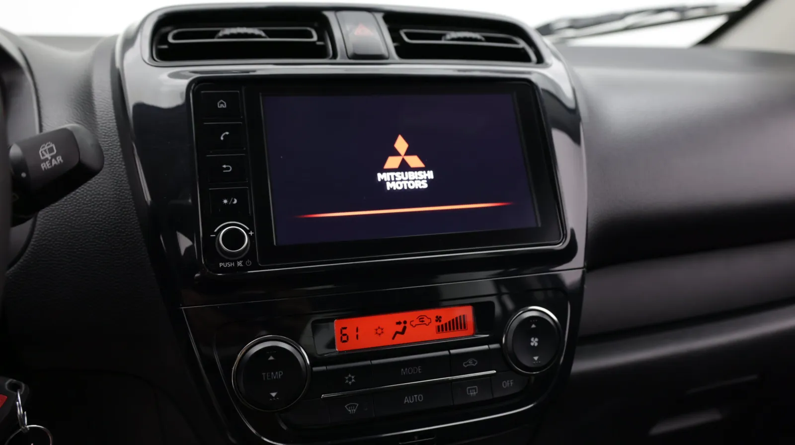 Mitsubishi Mirage photo 15