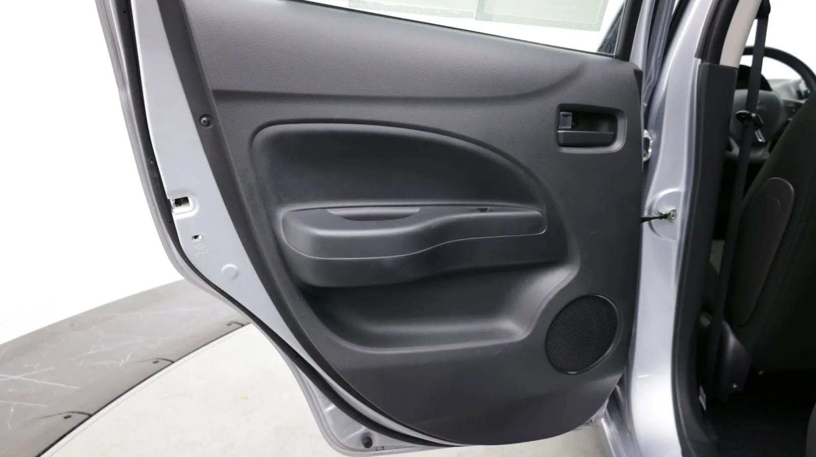 Mitsubishi Mirage photo 22