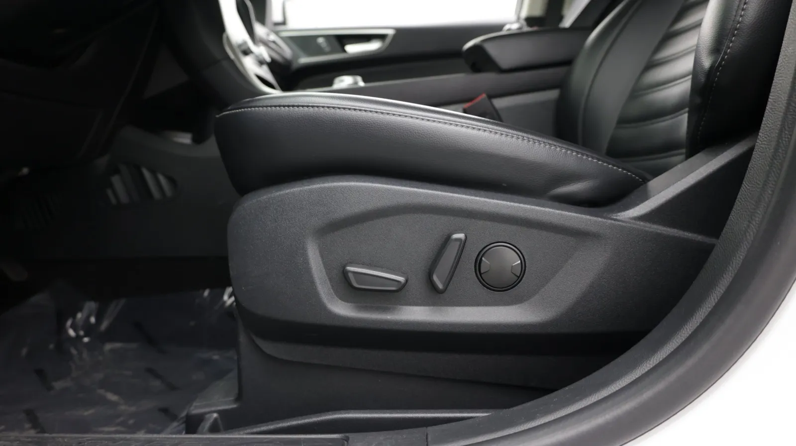 Ford Edge photo 14