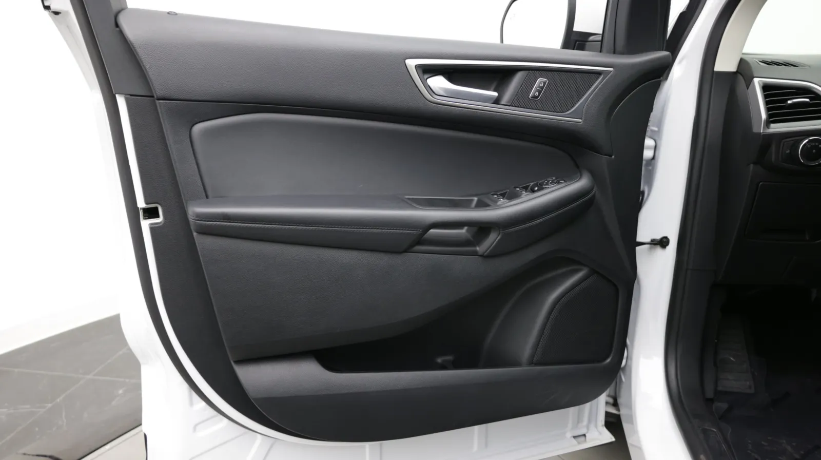 Ford Edge photo 10