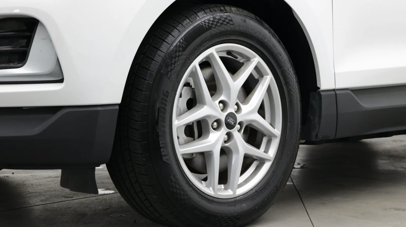 Ford Edge photo 8