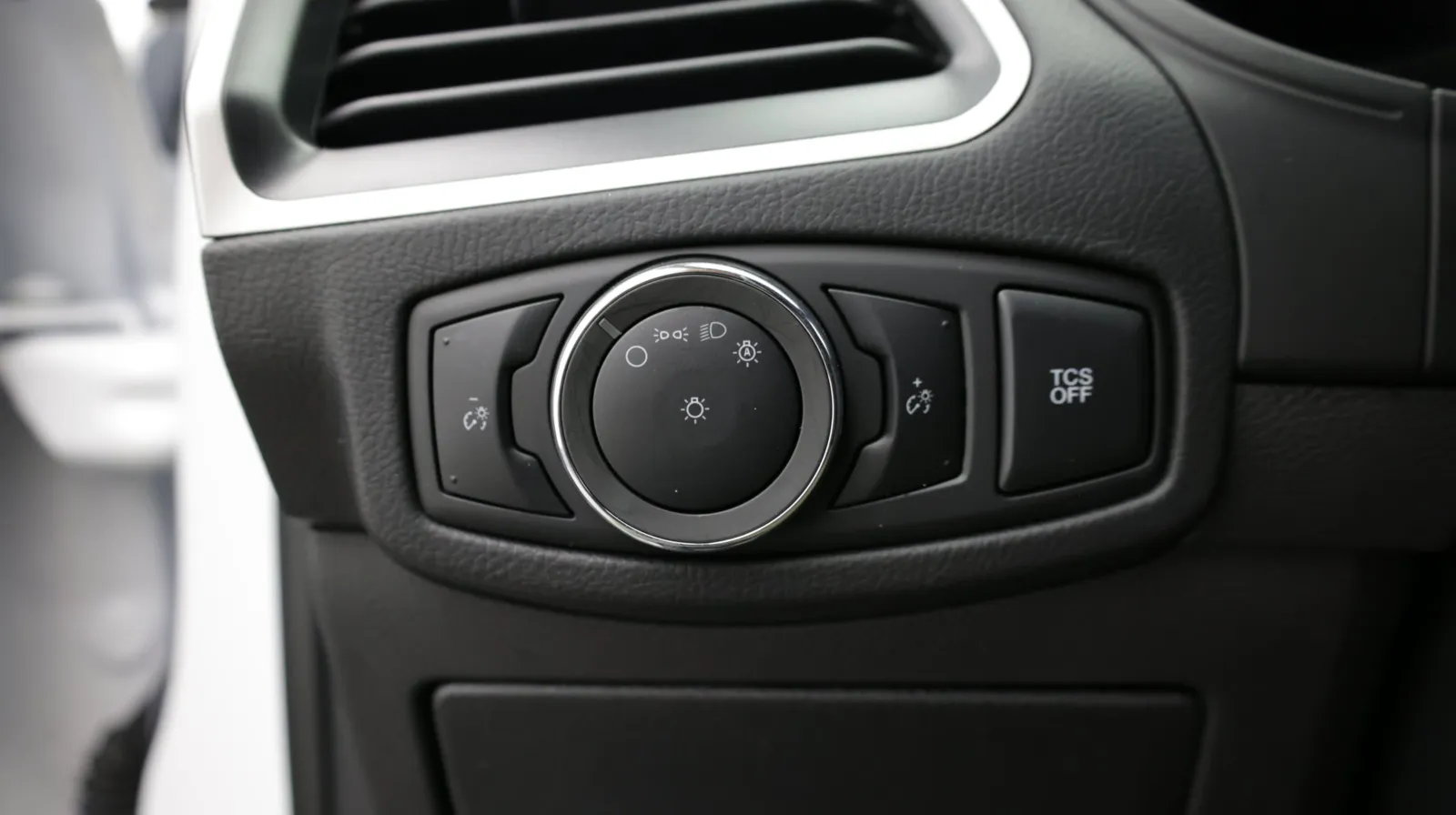 Ford Edge photo 16