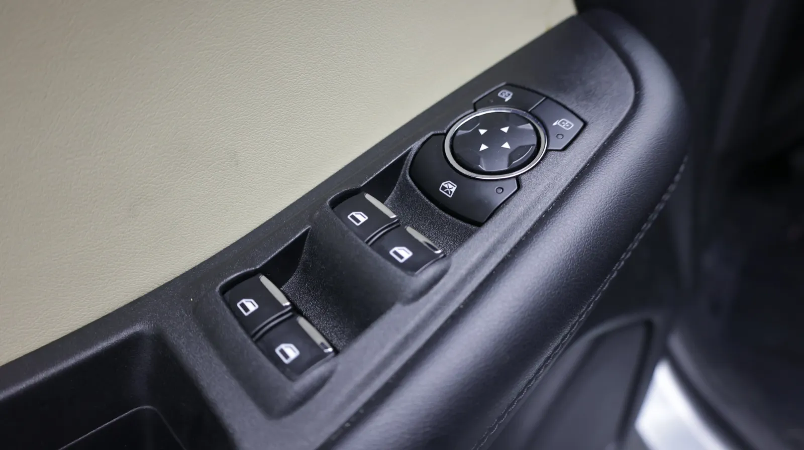 Ford Edge photo 14