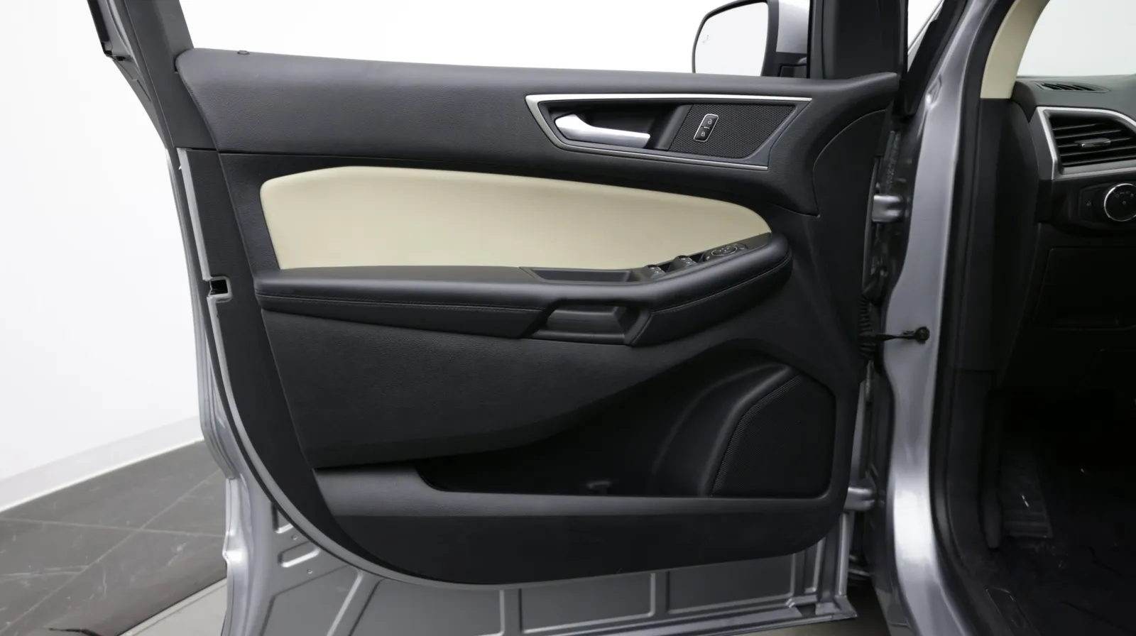Ford Edge photo 13