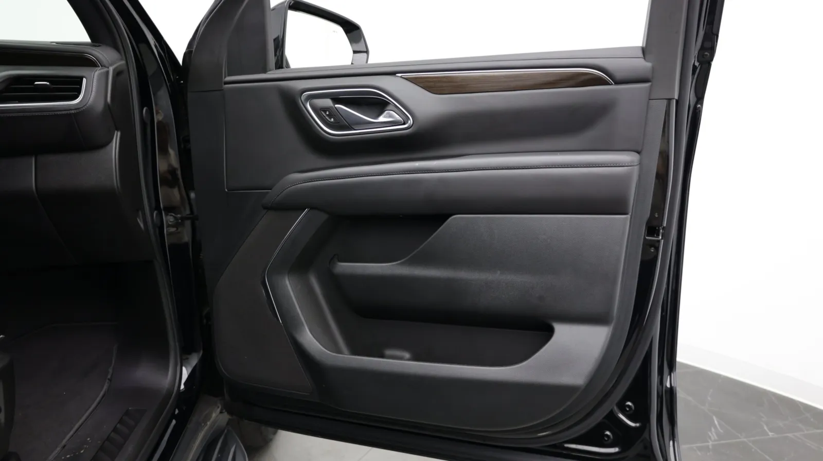 GMC Yukon XL photo 35