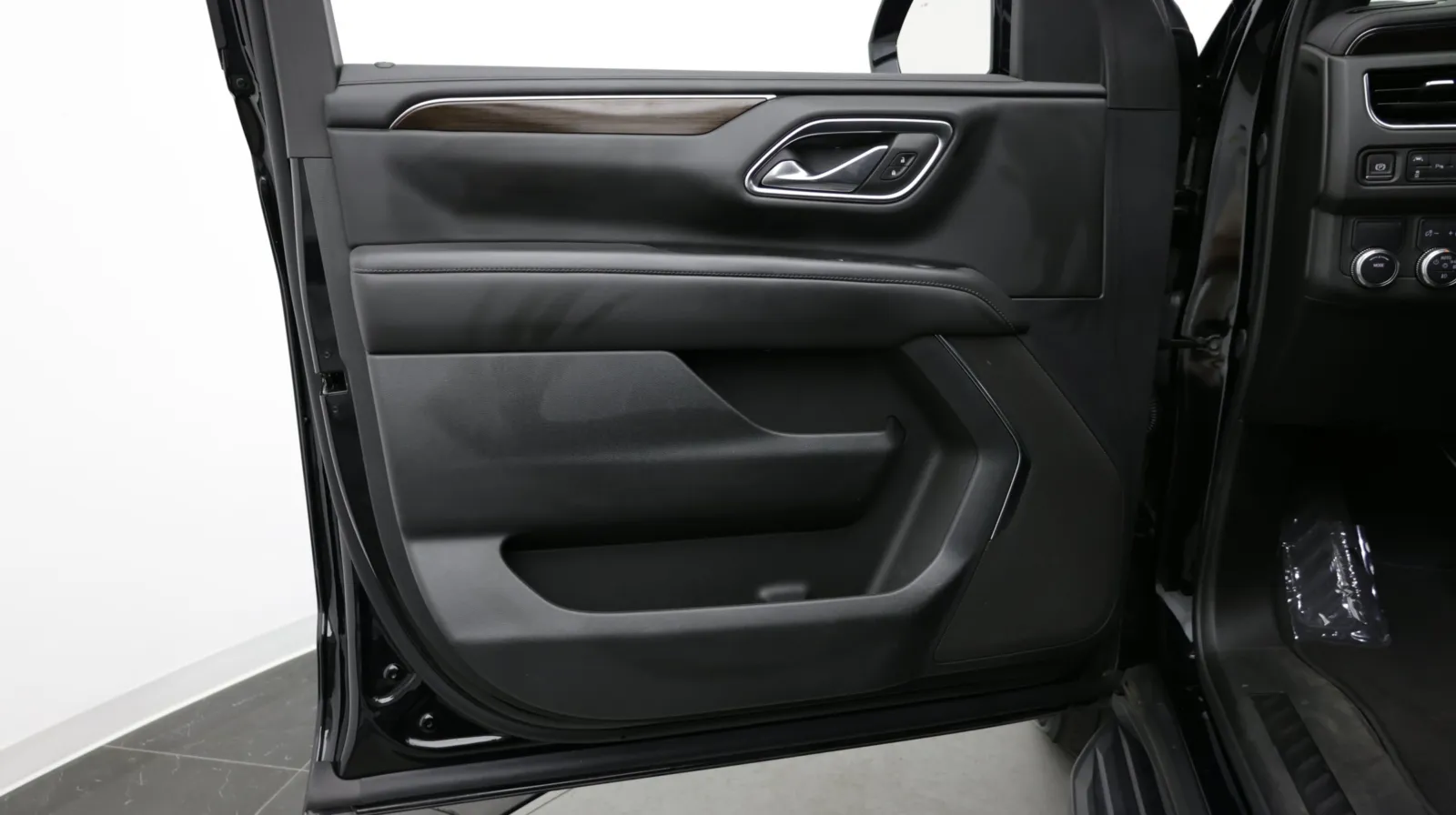 GMC Yukon XL photo 11