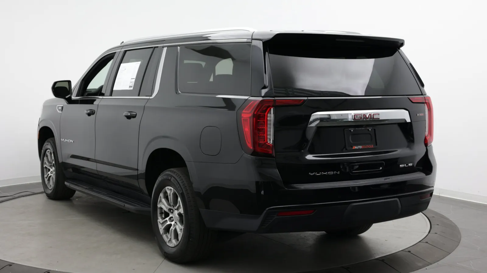 GMC Yukon XL photo 5