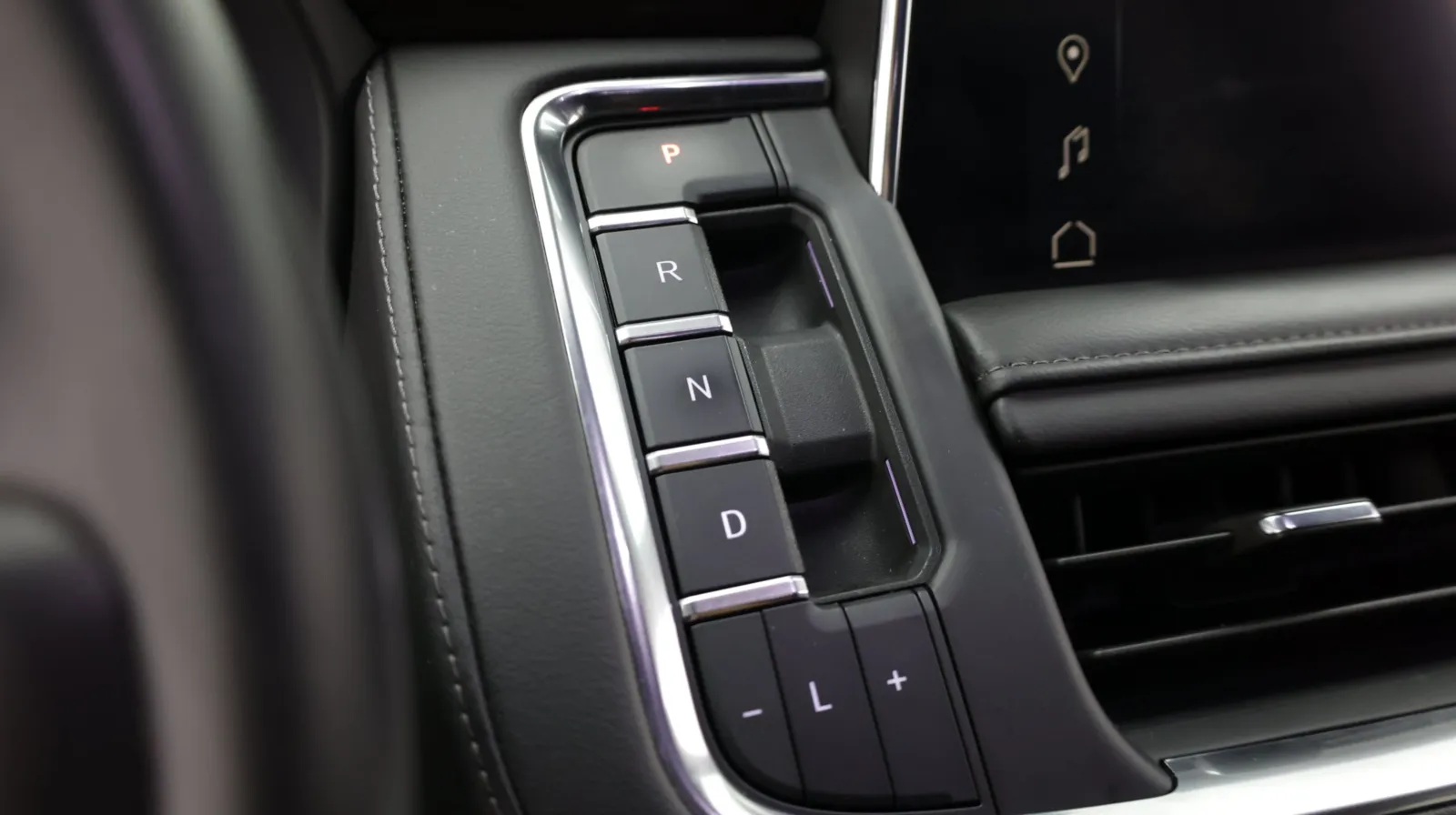 GMC Yukon XL photo 18