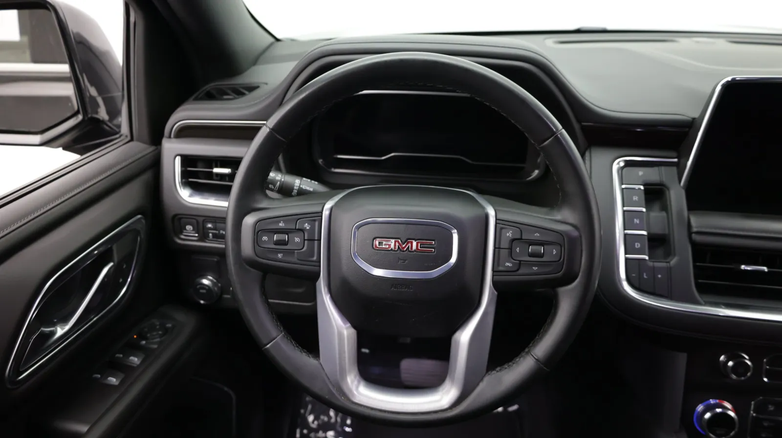 GMC Yukon XL photo 28