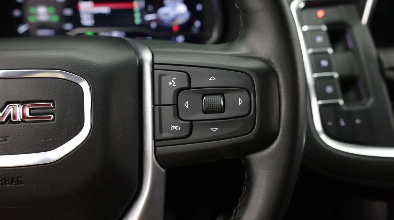 GMC Yukon XL photo 21