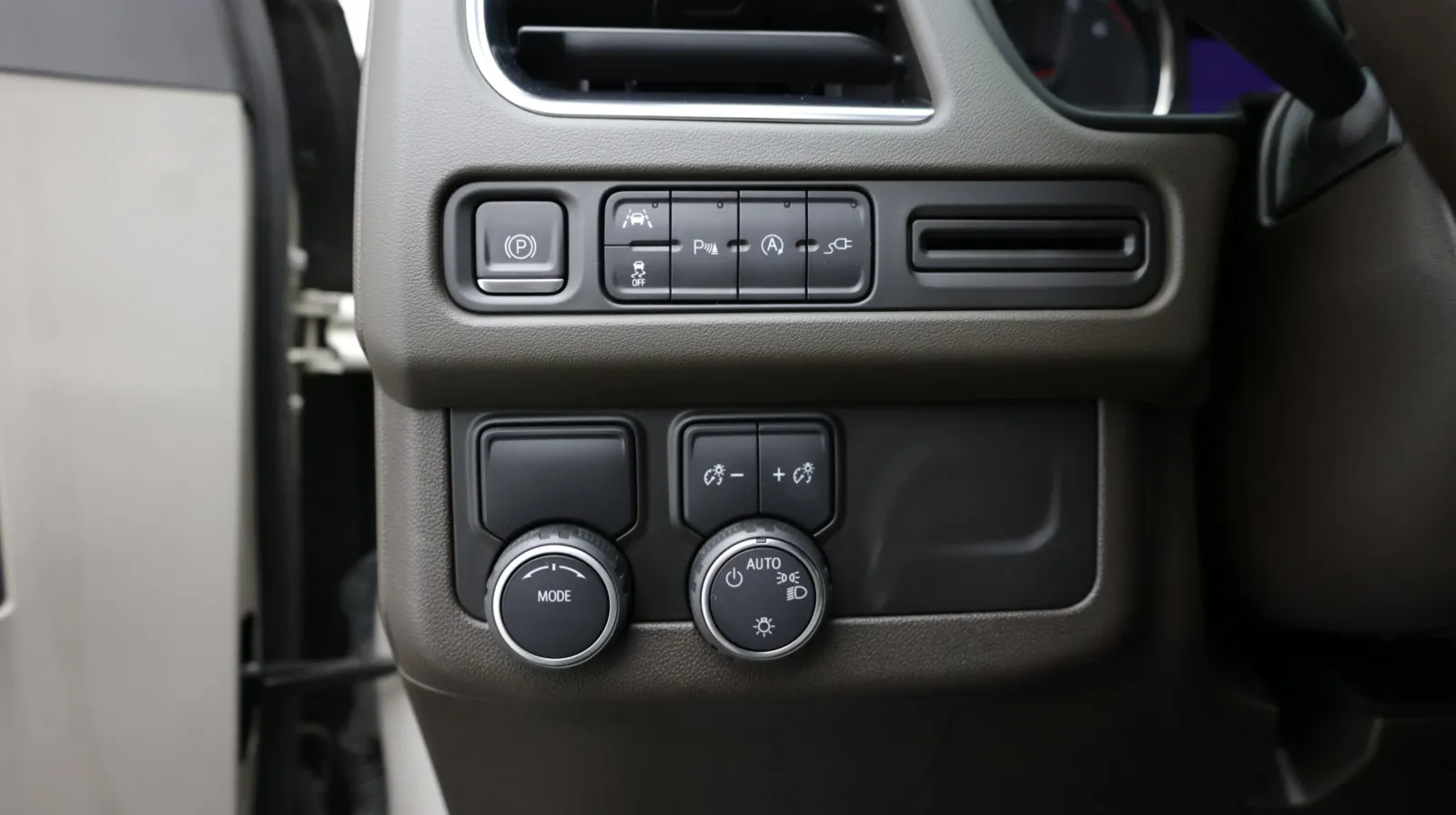 Chevrolet Tahoe photo 15