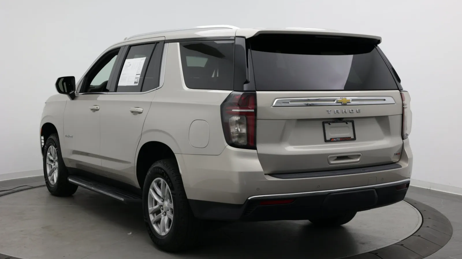 Chevrolet Tahoe photo 5