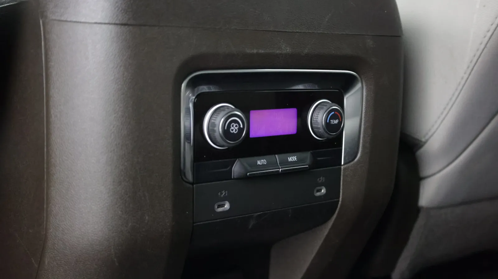 Chevrolet Tahoe photo 25