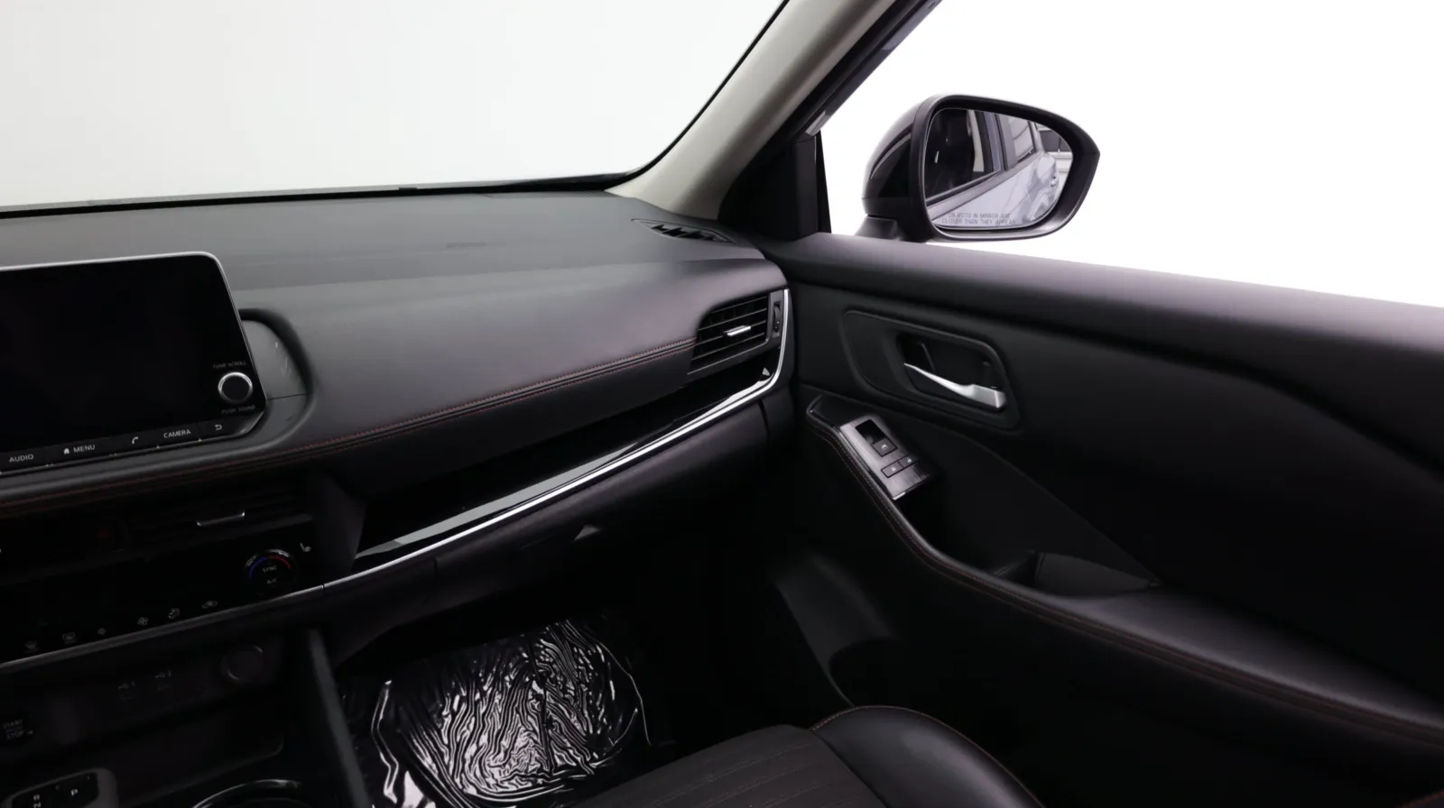 Nissan Rogue photo 32