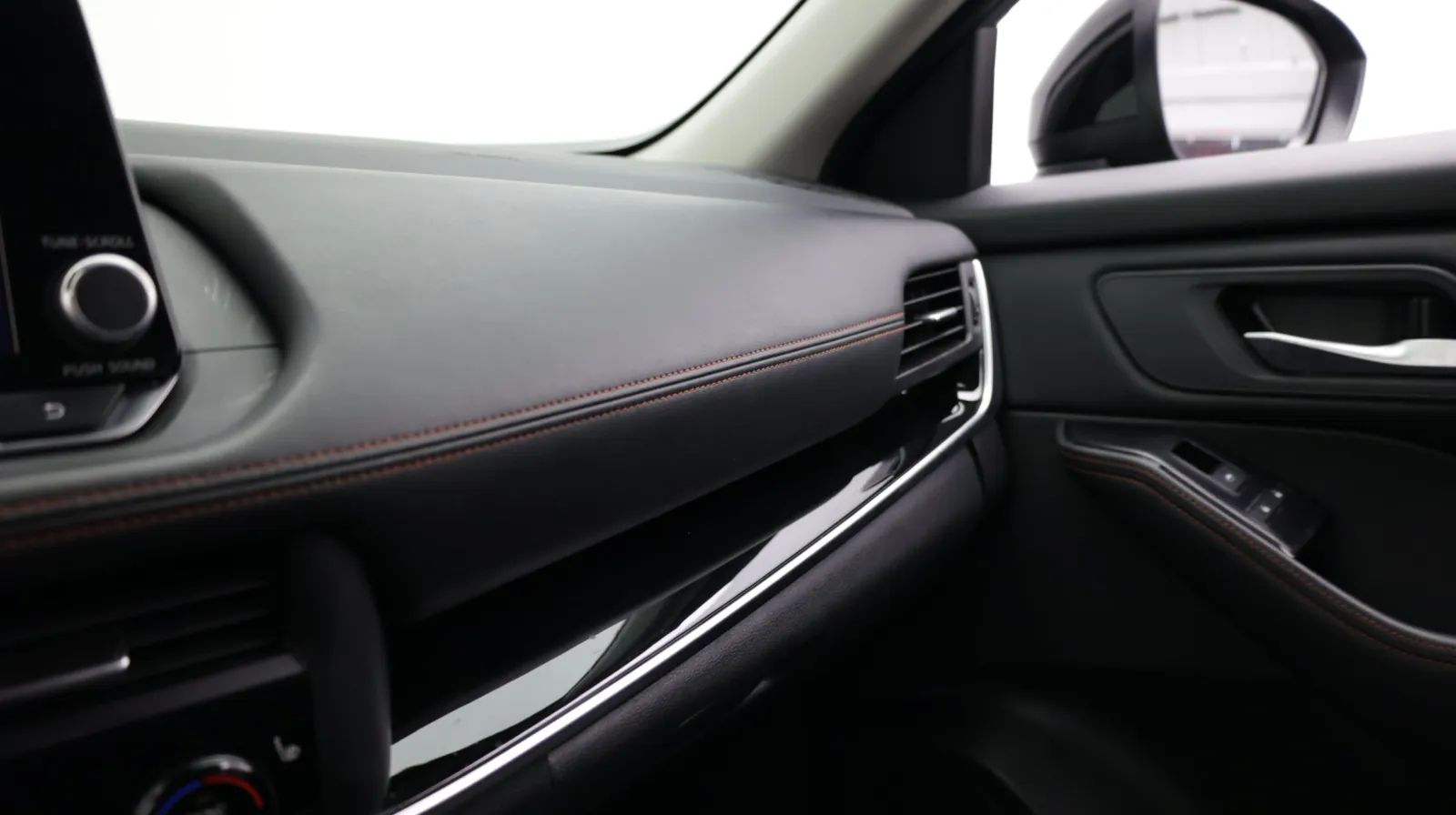 Nissan Rogue photo 25