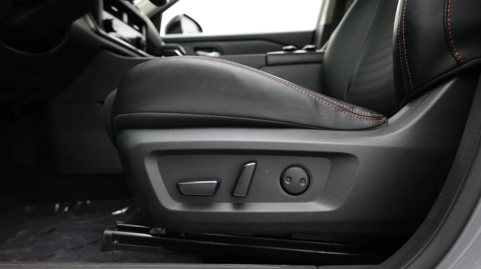 Nissan Rogue photo 14