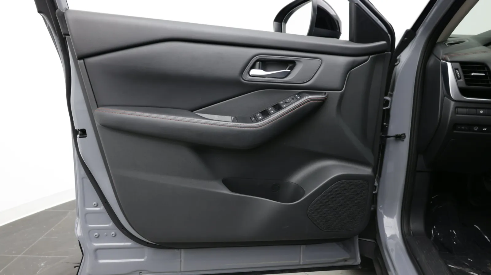 Nissan Rogue photo 11