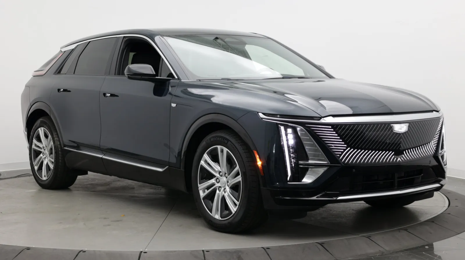 Cadillac Lyriq photo 3