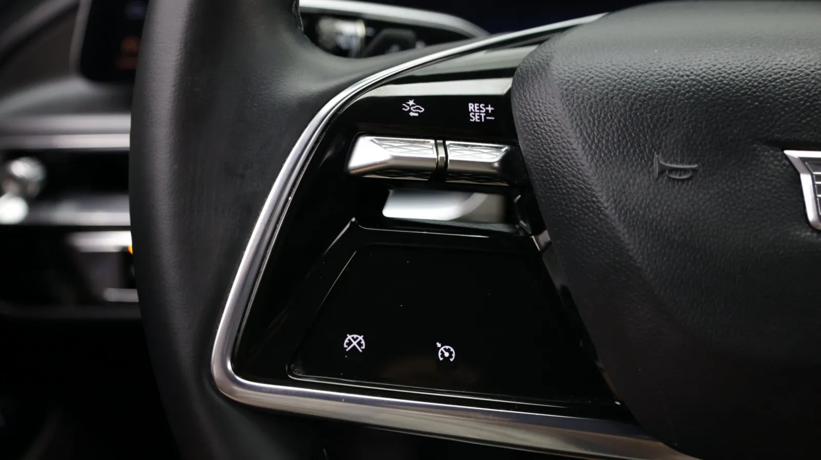 Cadillac Lyriq photo 18