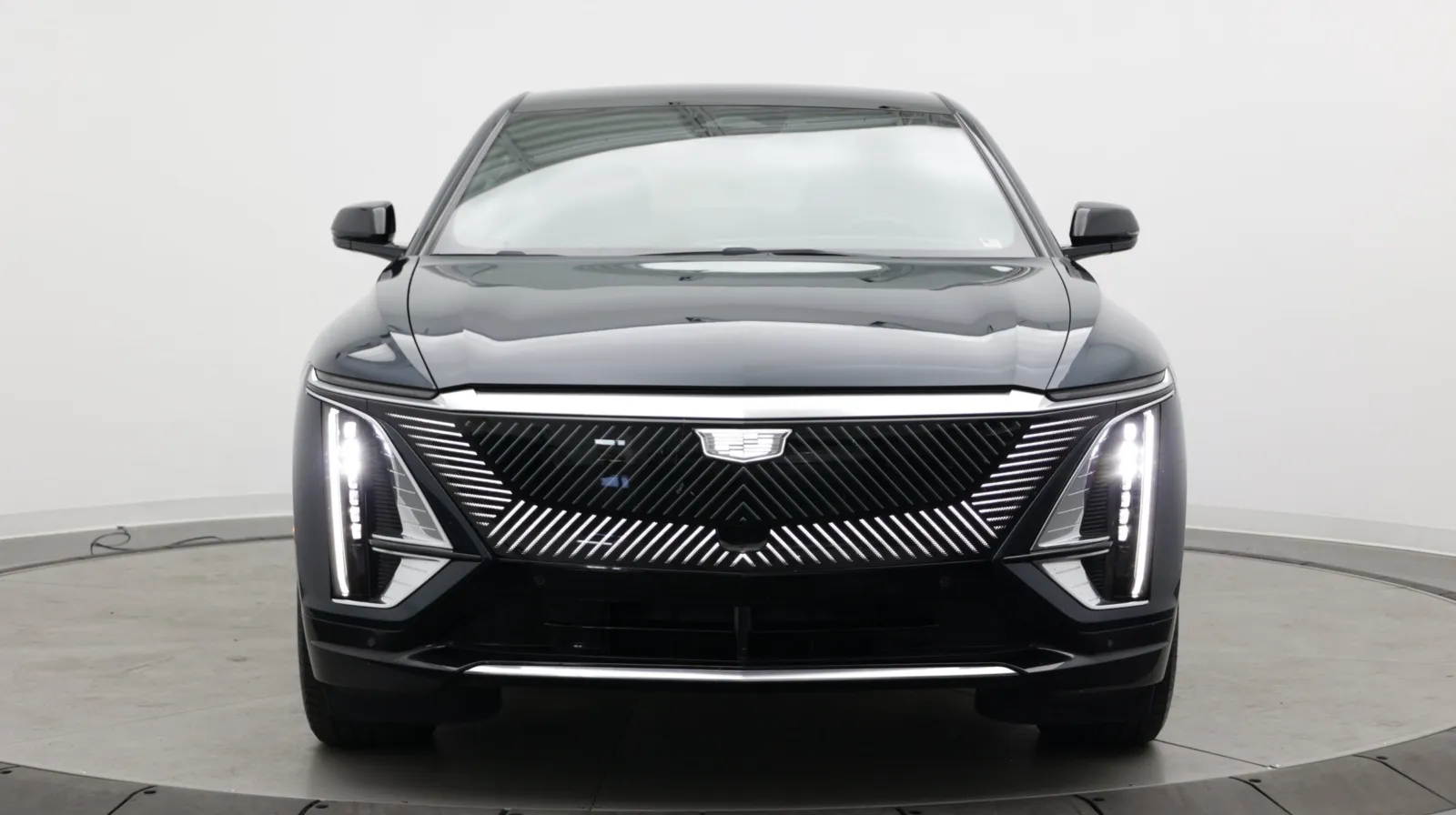 Cadillac Lyriq photo 2