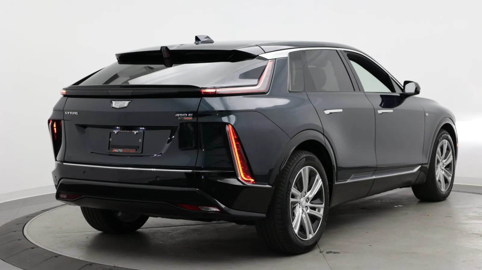 Cadillac Lyriq photo 7