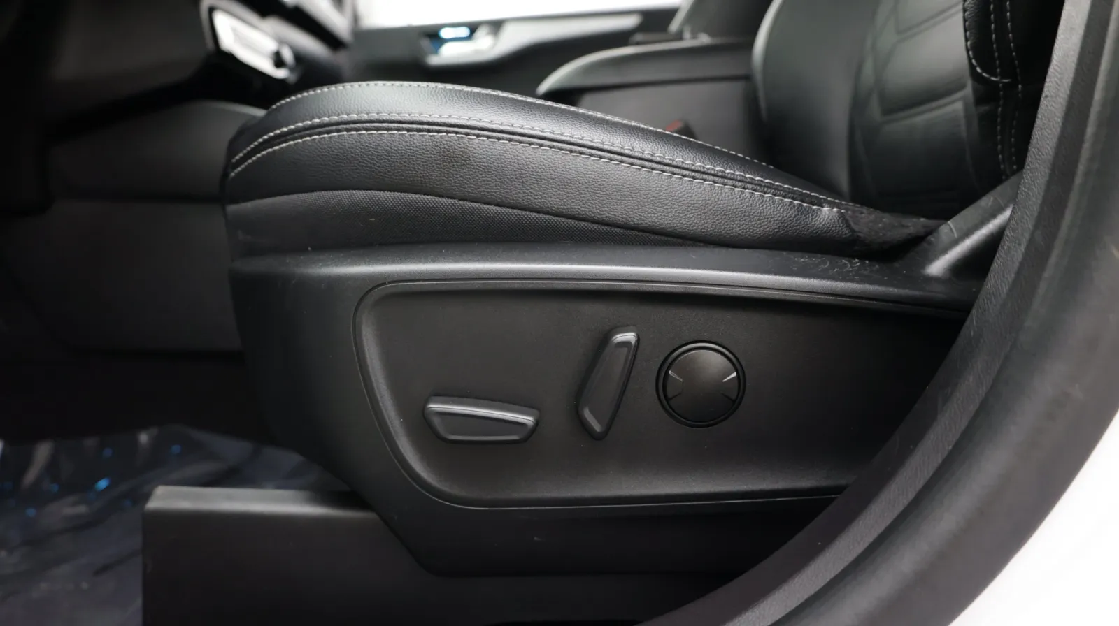 Ford Escape photo 11