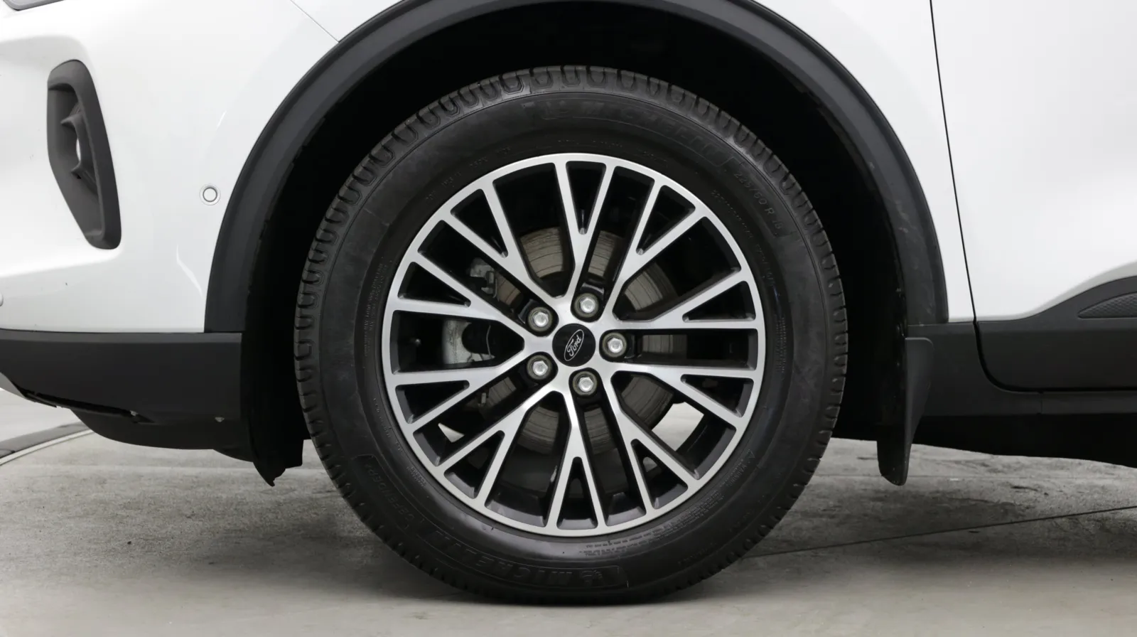 Ford Escape photo 9