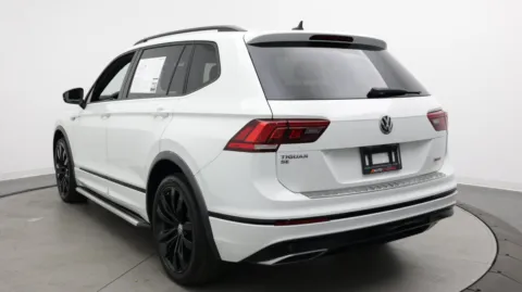 More photos of 2020 Volkswagen Tiguan SE at Auto Boutique Florida, FL